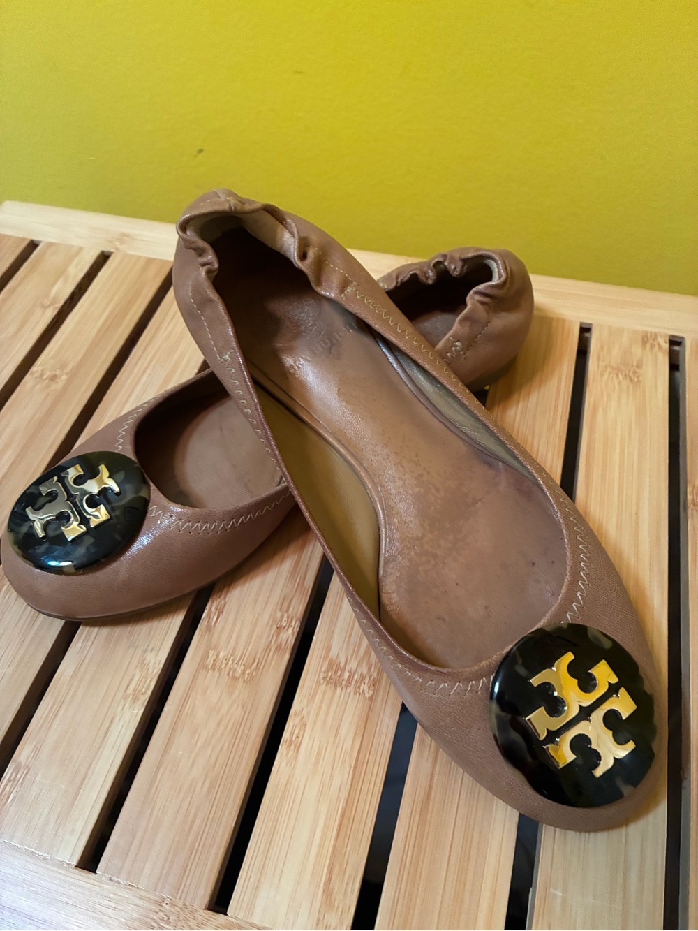 Tory Burch Brown Leather Round Toe Ballet Flats w/Tortoise & Gold Logo Size 6